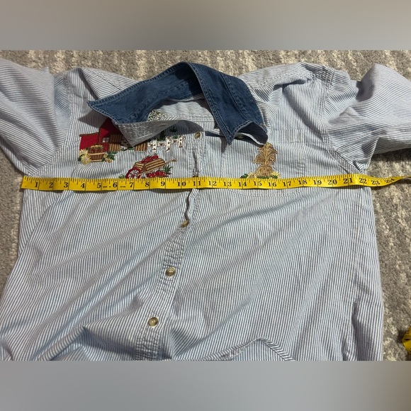 Vintage Cottagecore Button Up Shirt Womens Sz M Embroidered Farm Homemaker Barn - Picture 4 of 5